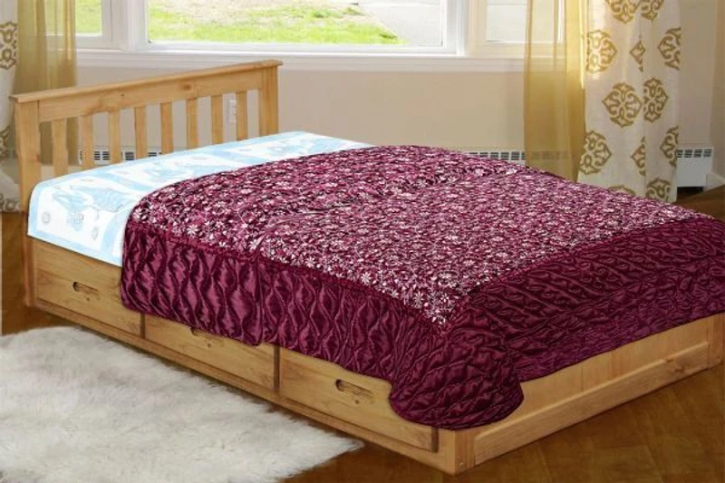 Chelsi Floral Single Quilt for  Mild Winter(Microfiber, Red)