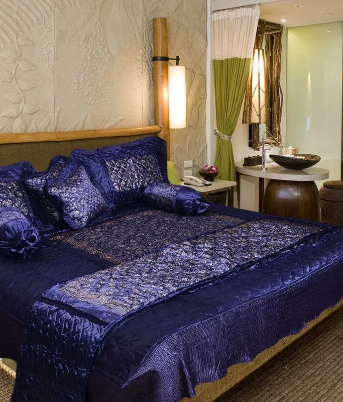Chelsi Satin Double King Sized Bedding Set(Blue, 1 AC comforter, 1 Double Bed Bedsheet, 2 Pillow cover, 2 Filled cushions: 2 Filled Bolsters)