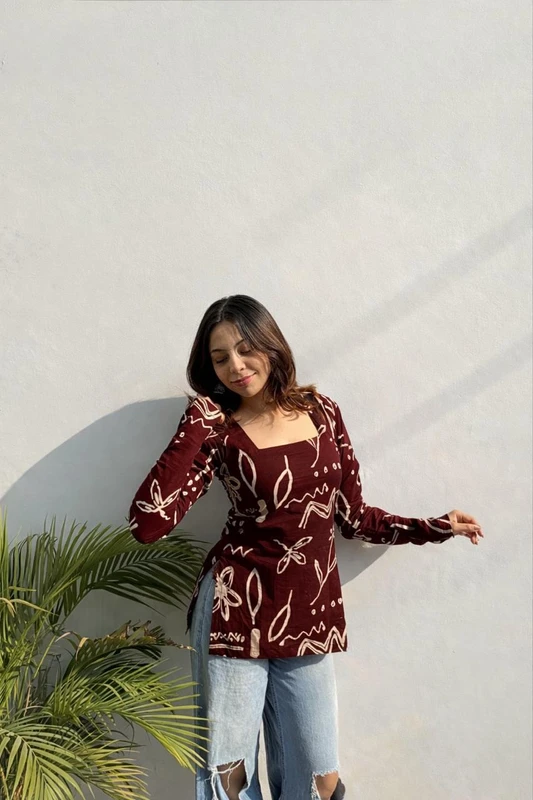 Nidhi Women Printed Straight Kurta(Maroon)