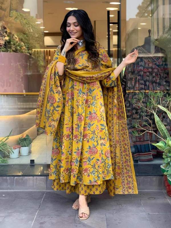 Oumad Printed Kurta, Palazzo & Dupatta Set