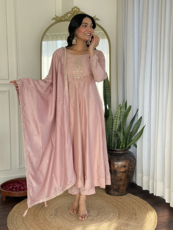 PILUDI Women Kurta Pant Dupatta Set