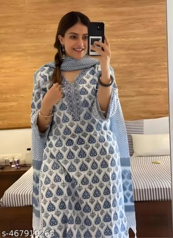 sadya attire Embroidered Kurta, Trouser/Pant & Dupatta Set