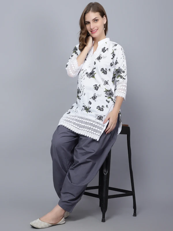 trendzmy Women Solid Straight Kurta(Grey, White)